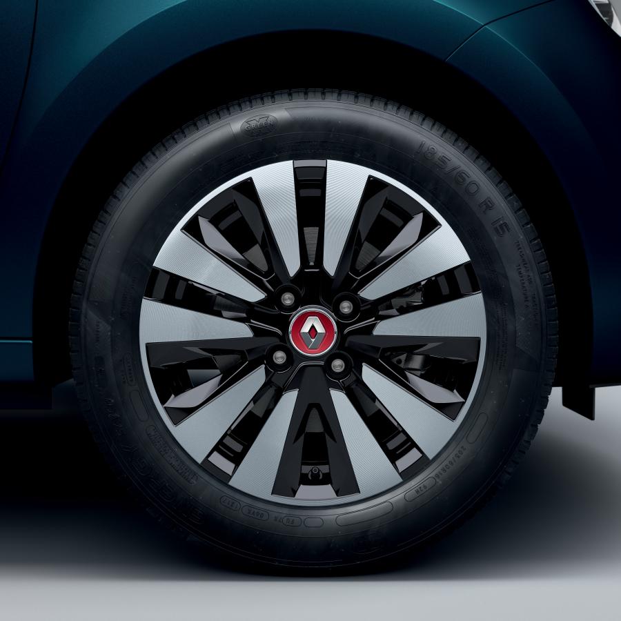 Колеса Renault Twingo Signature 2020 года  (фото 9 из 13)